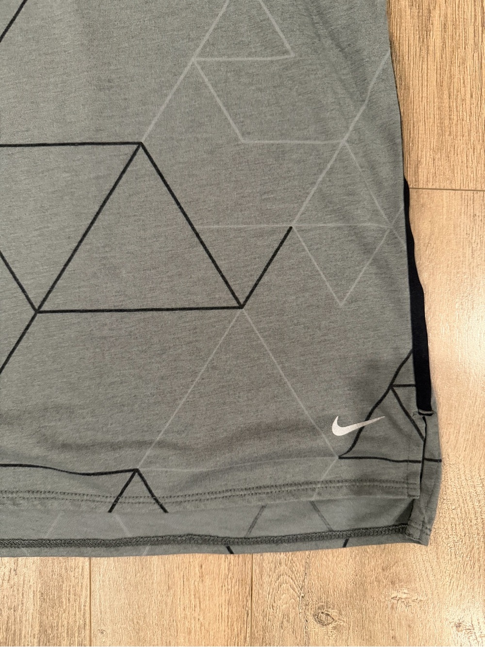 Nike Gray Geometric Racerback Workout Tank - Picture 3 of 7